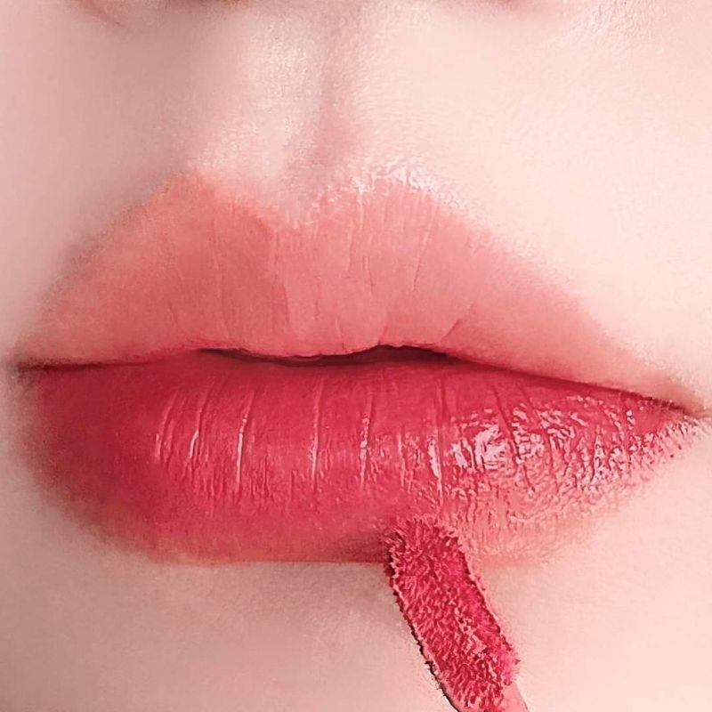 ลิปแมท-naree-ชมพูเจือแดงตุ่นๆ-no-17-kiss-me-more-สีสวยมาก-ทาแล้วหน้าสว่างขับผิว-ยิ่งเบลนยิ่งสวย-กลบสีปากคล้ำมิด