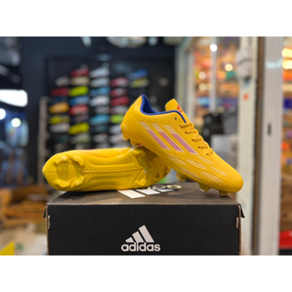 Adidas_รองเท้าสตั๊ด รองเท้าฟุตบอล  ราคาพิเศษ ลด 50%