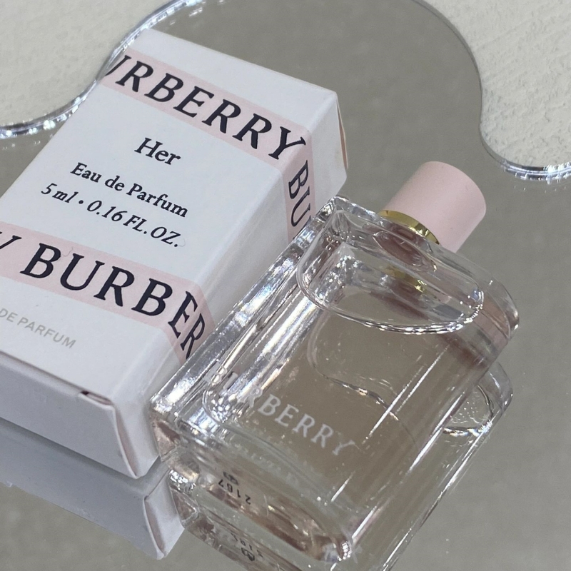 พร้อมส่ง-burberry-her-edp-2ml-5ml-10ml-น้ําหอมติดทน-น้ําหอมฟิน-น้ําหอมจิ๋วแท้-น้ําหอมยั่วผู้ชาย