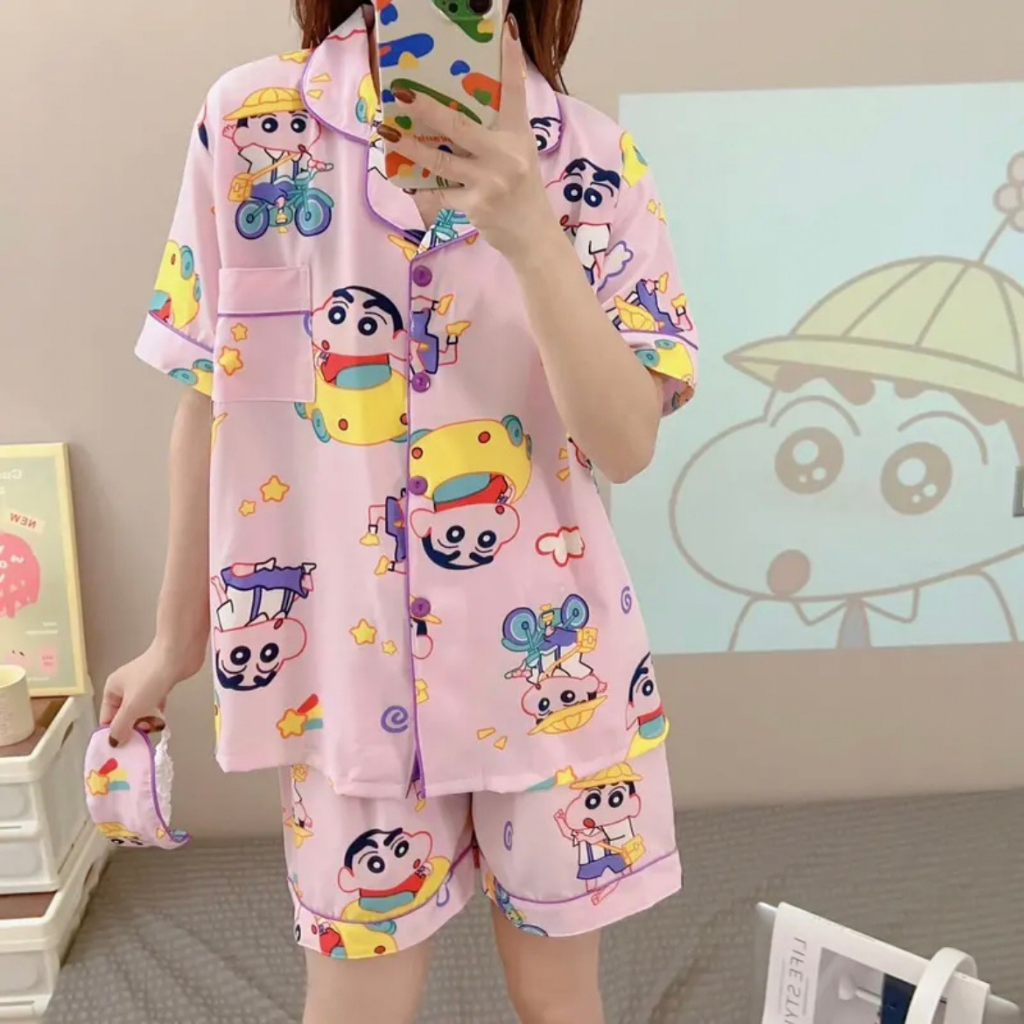 ชุดนอนลายชินจัง ผ้าคอตตอน ไหมอิตาลี ซาตินลายการ์ตูน กระดุมหน้า คอปก ...