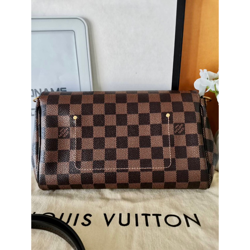 louis-vuitton-favorite-mm-dc-15