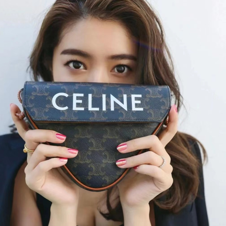 กระเป๋าทรงสามเหลี่ยม-celine-ทรงเดียวกันสำหรับบุรุษและสตรี-มีสต๊อกในไทย-ได้รับภายใน-3-วัน