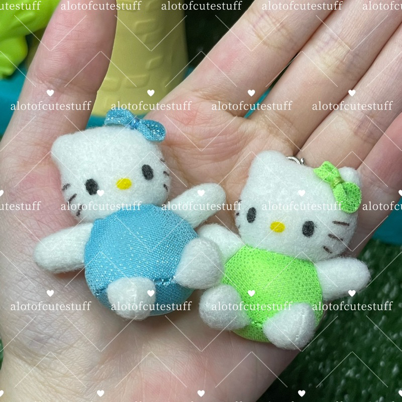 งดต่อราคา-คิตตี้จิ๋ว-น่ารัก-sanrio-งานปีเก่าวินเทจ-สภาพ90-กลิตเตอร์มีถลอกบ้างแต่อะไหล่ครบ-miniature-hello-kitty-4cm