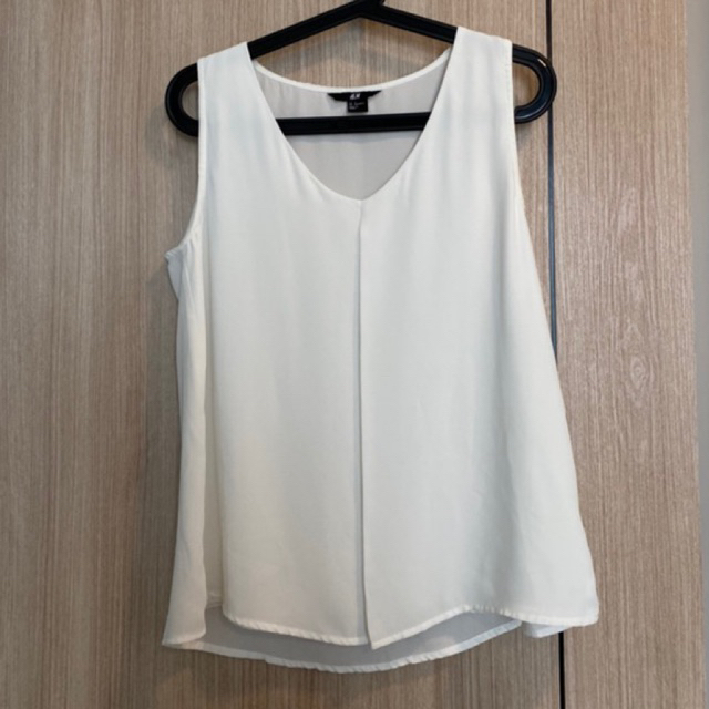 เสื้อแขนกุด-ผ้าบางๆสีขาว-h-amp-m-size-eur-36-มือสอง
