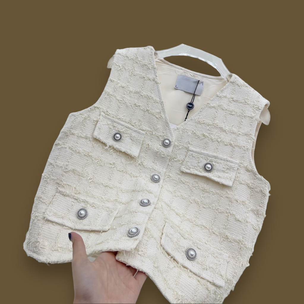c016-เสื้อกั๊ก-เสื้อคลุมผ้าทวีต-คอวี-แต่งกระดุมมุก-ผ้าทอลายสวย-ผ้ามี-texture-นิดๆ-ทรงสวย