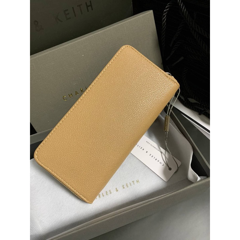 charles-amp-keith-zip-around-long-wallet-กระเป๋าสตางค์ใบยาว