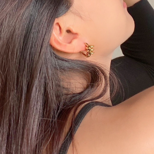 18k-gold-plated-ต่างหูห่วง-ต่างหูสายฝอ-ต่างหูสีทอง-ต่างหูน่ารัก-ต่างหูแบรนด์-huggie-hoop-earrings-chunky-hoop