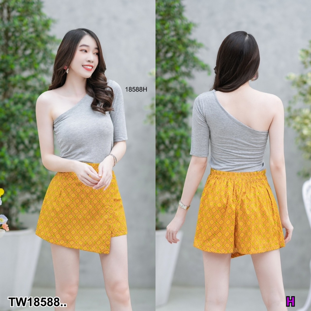 tw18588-set-2-ชิ้น-เสื้อผ้ายืดคอปาดไหล่-กางเกงขาสั้น