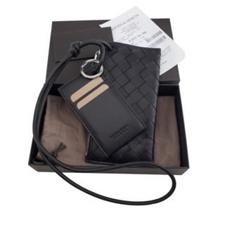 กระเป๋าเอนกประสงค์แบบห้อยคอ แบบยาว สีดำ แบรนด์ Bottega Veneta รุ่น Multifunction Intrecciato