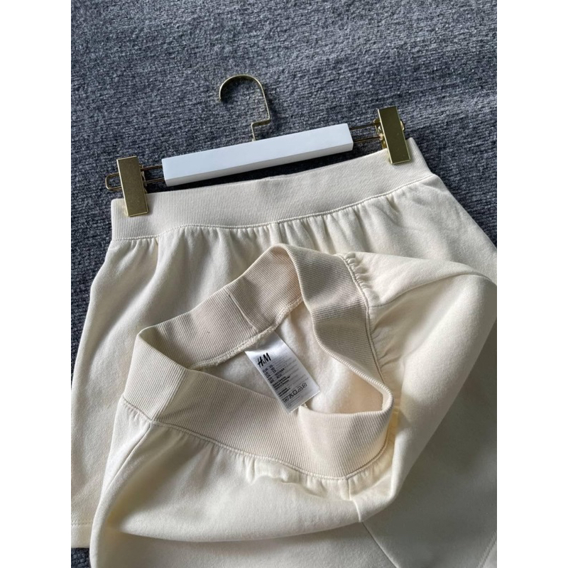 h-amp-m-shorts-กางเกงผ้าสีขาว-off-white