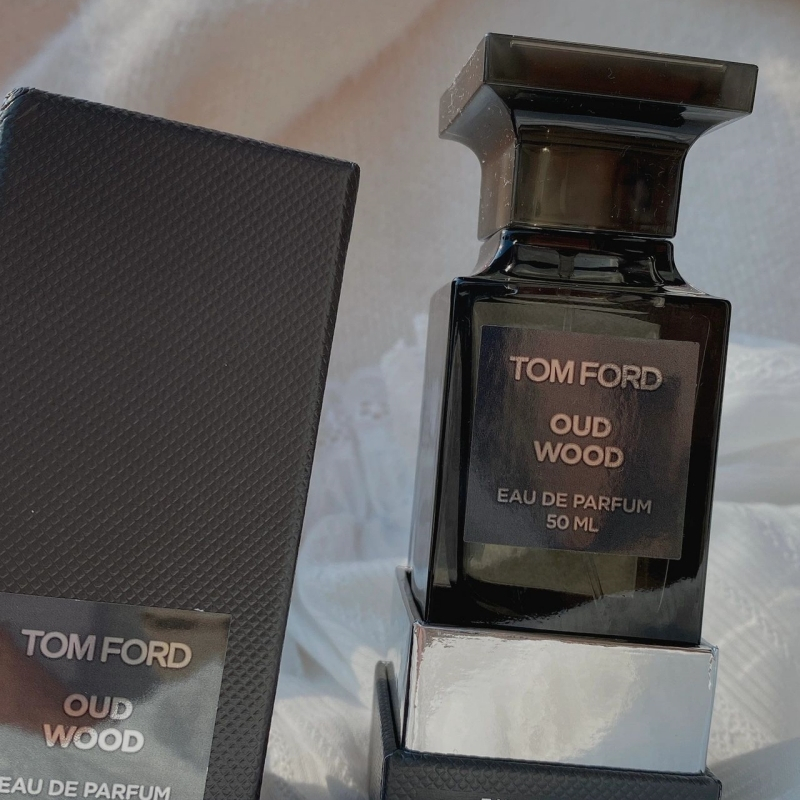 พร้อมส่ง-tom-ford-oud-wood-edp-2ml-5ml-10ml-น้ําหอมแบบพกพา-น้ําหอมติดทน-น้ําหอมแบ่งขาย