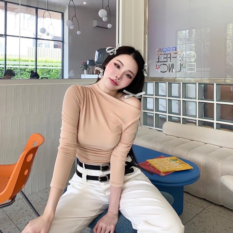 off-shoulder-top-320ฟรีส่ง-เสื้อแขนยาวปาดไหล่-โชว์ผิวสวยน่ารักสุดๆค่ะรุ่นนี้-เนื้อผ้าribร่อง-ยืดหยุ่น-ใส่สบาย-valen