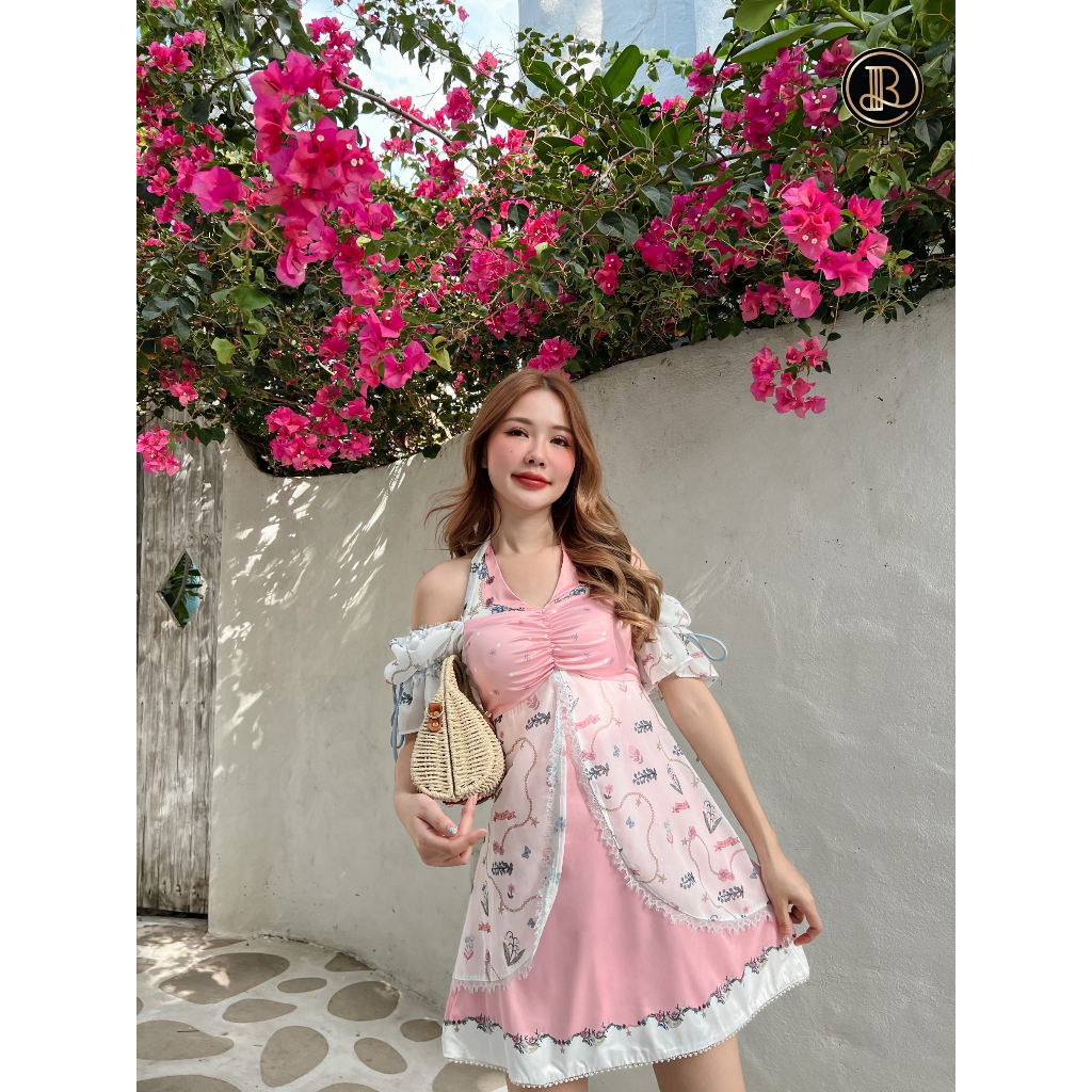 r28-freya-dress-เดรสสีชมพูขาวคล้องคอปาดไหล