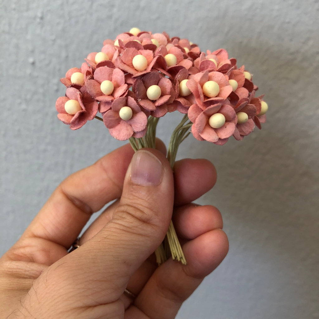 ดอกไม้กระดาษสาดอกไม้ขนาดเล็กสีชมพู-74-ชิ้น-ดอกไม้ประดิษฐ์สำหรับงานฝีมือและตกแต่ง-พร้อมส่ง-f204