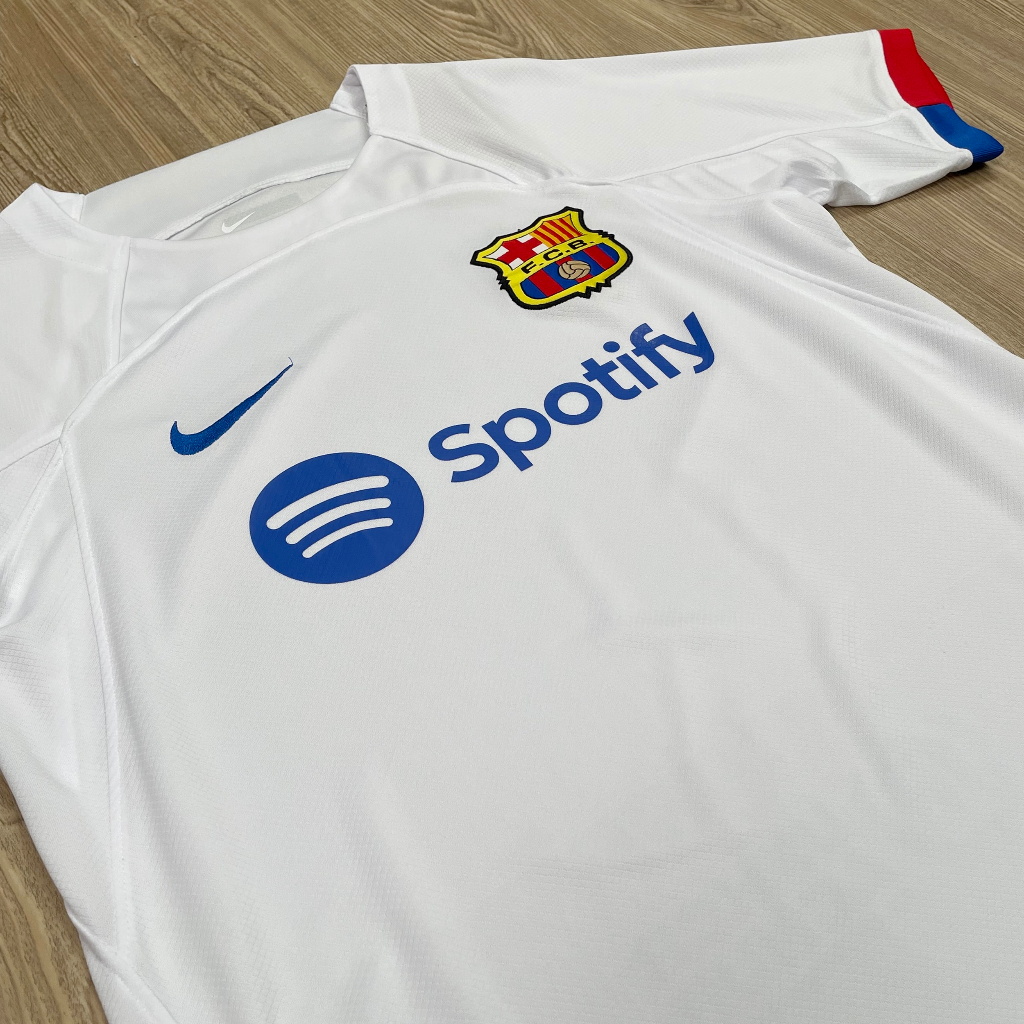 เสื้อบอล-เสื้อกีฬา-ทีม-barcelona-2024-งานคุณภาพ-เกรด-aaa