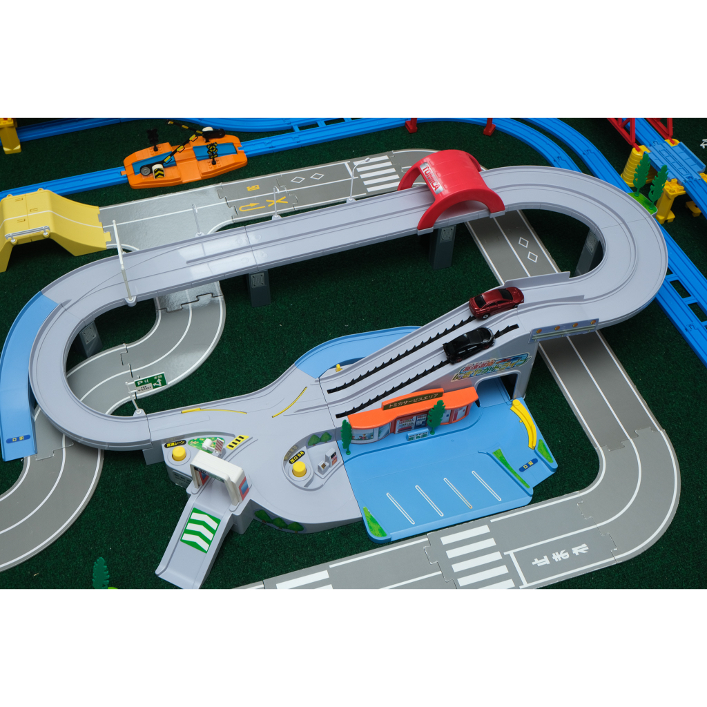 รถไฟtomyพร้อมชุดรางและสถานี-และชุดฉากเมือง-tomica-ทั้งหมดตามภาพ-sale