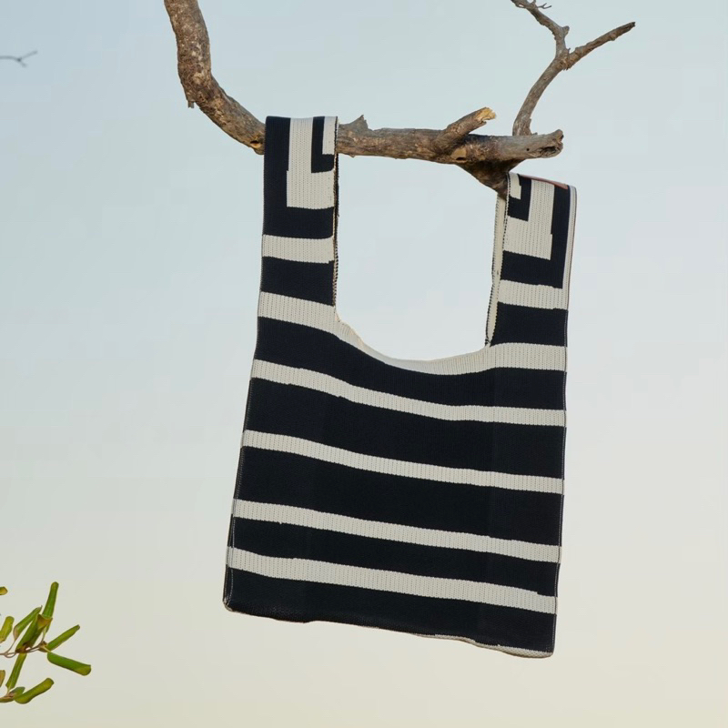 03-buffollow-holiday-tote-black-stripes-ใบใหญ่พิเศษลายทางสีดำ