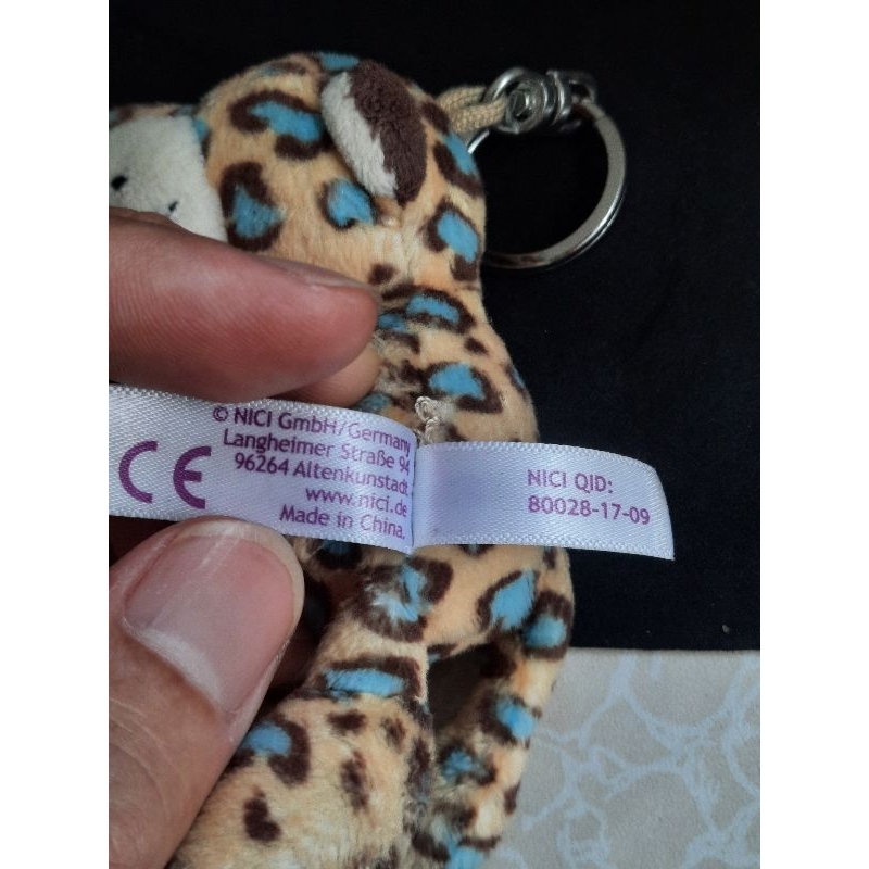 nici-beige-blue-spot-cheetah-leopard-key-ring-animal-germany-toy