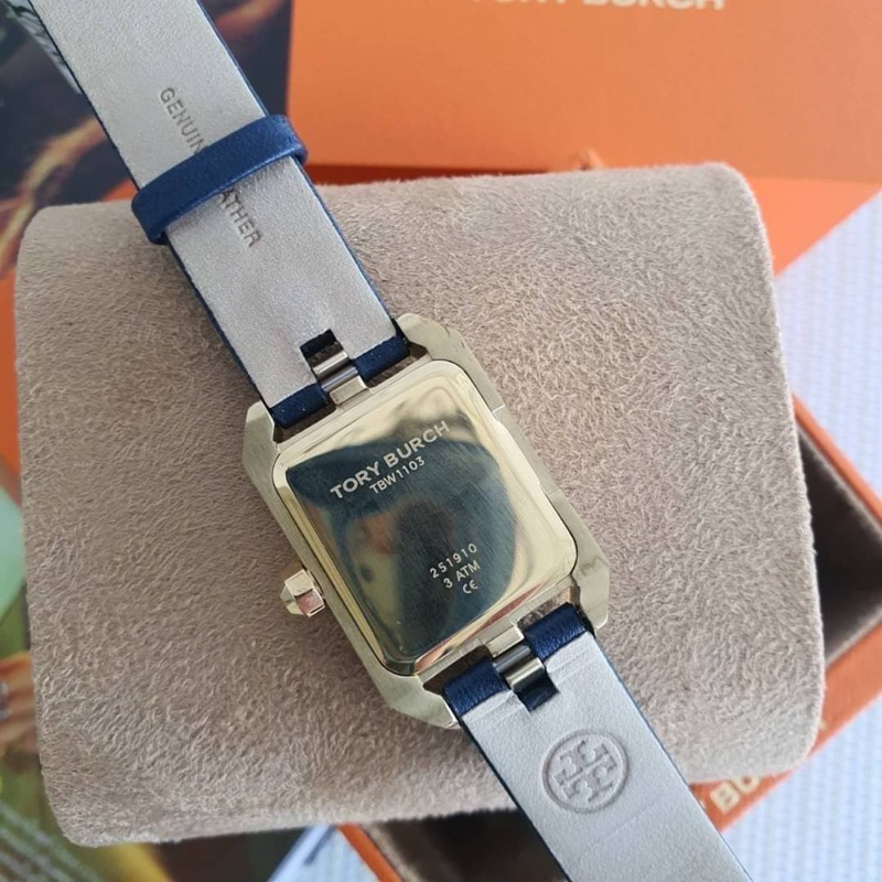 สด-ผ่อน-นาฬิกาสายหนัง-หน้าปัดเหลี่ยม-tbw1103-tory-burch-watch