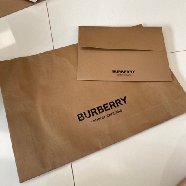 ซองกระดาษ-burberry-พร้อมซองใบเสร็จ-ของแท้