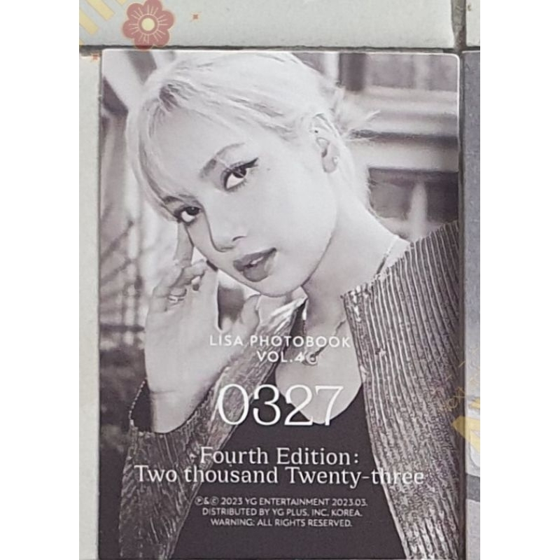 [ทักแชทรับโค้ดลด] Lisa photobook แยกขาย | Shopee Thailand