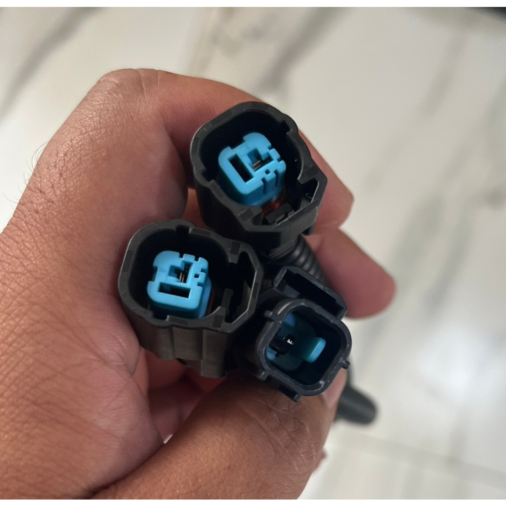 ปลั๊กแตร-honda-สาย-y-socket-เข้า-1-ออก-2-ปลั๊กแตร-ฮอนด้า-honda-horn-plug-connector-socket