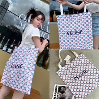 CL tote bag🤍(290฿ฟรีส่ง) กระเป๋าผ้า สกรีนลายโลโก้แบรนด์ดังทั้งใบ คอลใหม่สีสดใส น่ารักมากค่ะ ใช้ได้ทุกวัน น้องจุได้เยอะ