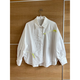 Cotton Shirt x ขาวสะอาด น่ารัก ทรง oversize อก 44 ยาว 22 ❌ตำหนิคราบเเขนเสื้อคะ Code: 1066(7)
