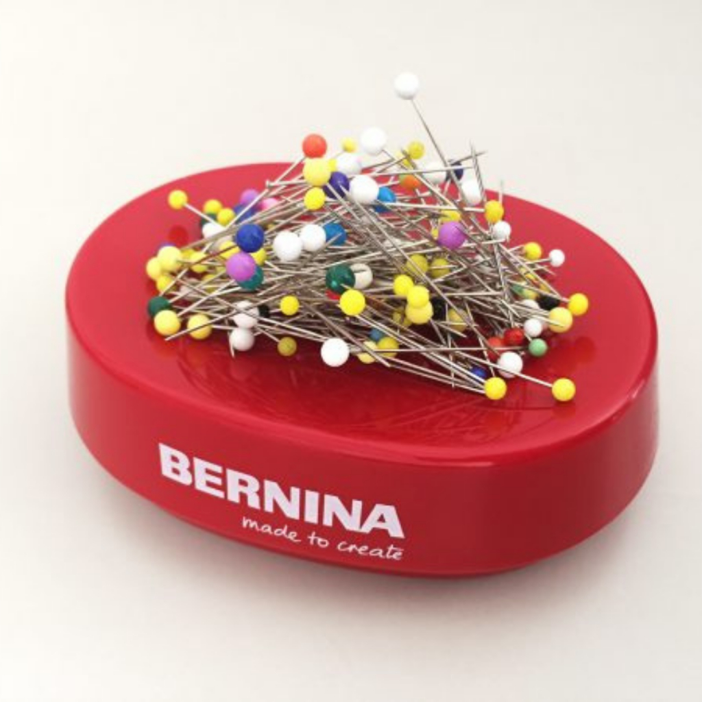 bernina-หมอนเข็มแม่เหล็กพรีเมี่ยมจากสวิสเซอร์แลนด์-มาพร้อมเข็มหมุด-แม่เหล็กดูดแรง-ขนาดกะทัดรัด