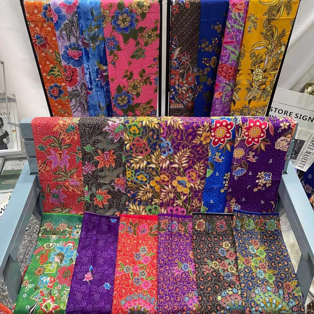 ภาพหน้าปกสินค้าผ้าถุงลายสวย โสร่ง ดอกไม้ กว้าง 2 เมตร เย็บแแล้ว พร้อมใส่ จากร้าน gagaga_sarong บน Shopee