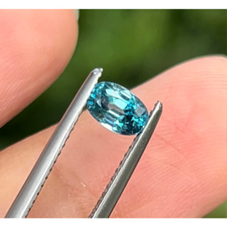 y11พลอยเพทาย(Blue Zircon) นน1.00กะรัต