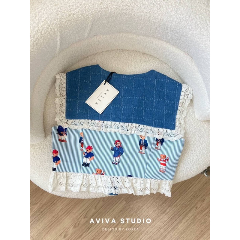 aviva-studio-เสื้อครอปแขนกุดริ้วฟ้าคอปกลายเท็ดดี้