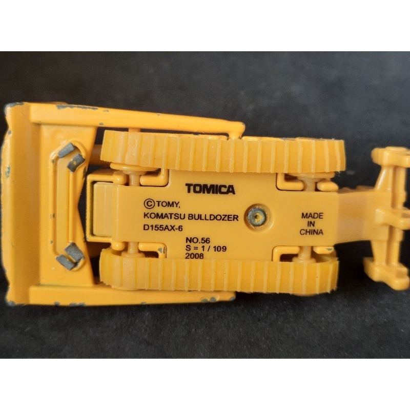 takara-tomy-tomica-no-56-komatsu-bulldozer-d155ax-6-scale-1-109