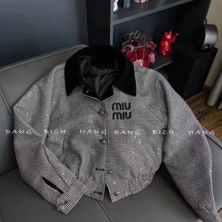 MIU MIU Jacket 🧺👩🏻‍🦰✨  แจ๊คเก็ตผ้าเพชรทั้งตัว มีซับใน *ไม่คันสาวอวบ