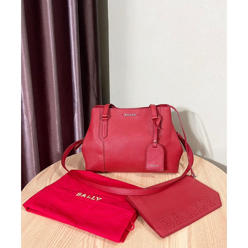 bally-9-5-10-2-way-shoulder-crossbody-bag-all-leather-แดงเบอกันดี