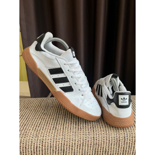 รองเท้าผู้ชาย Adidas VRX Low White Gum size43