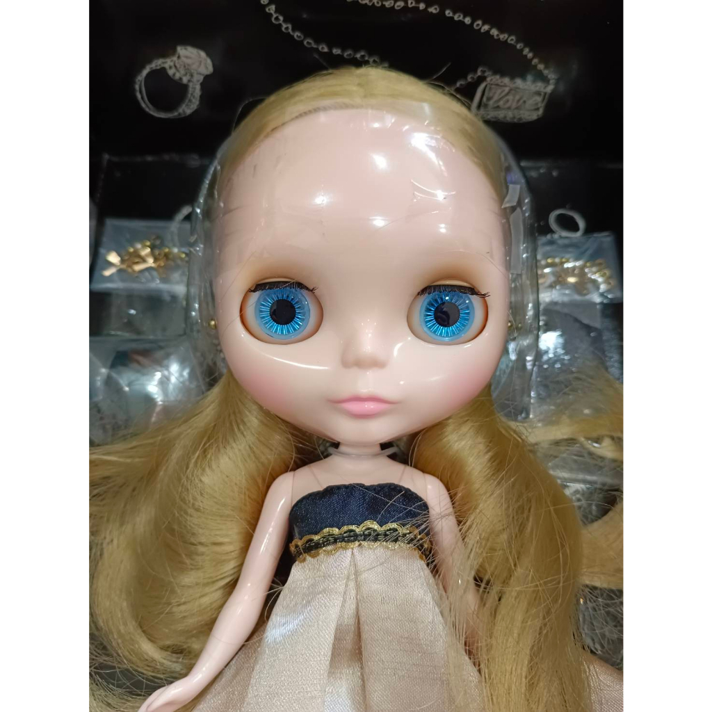 neo-blythe-cwc-limited-neo-blythe-fashion-obsession-jenna-ตุ๊กตาบลายธ์-แฟชั่น-ออฟเซสชั่น-ครบรอบ-9-ปี