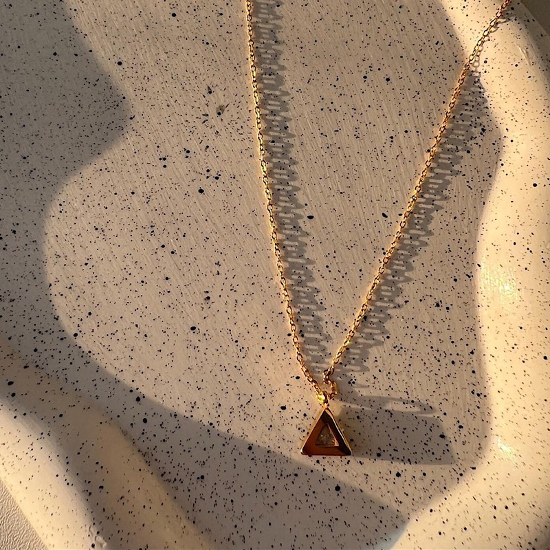 adoreofficial-bkk-daimond-triangle-gold-necklace