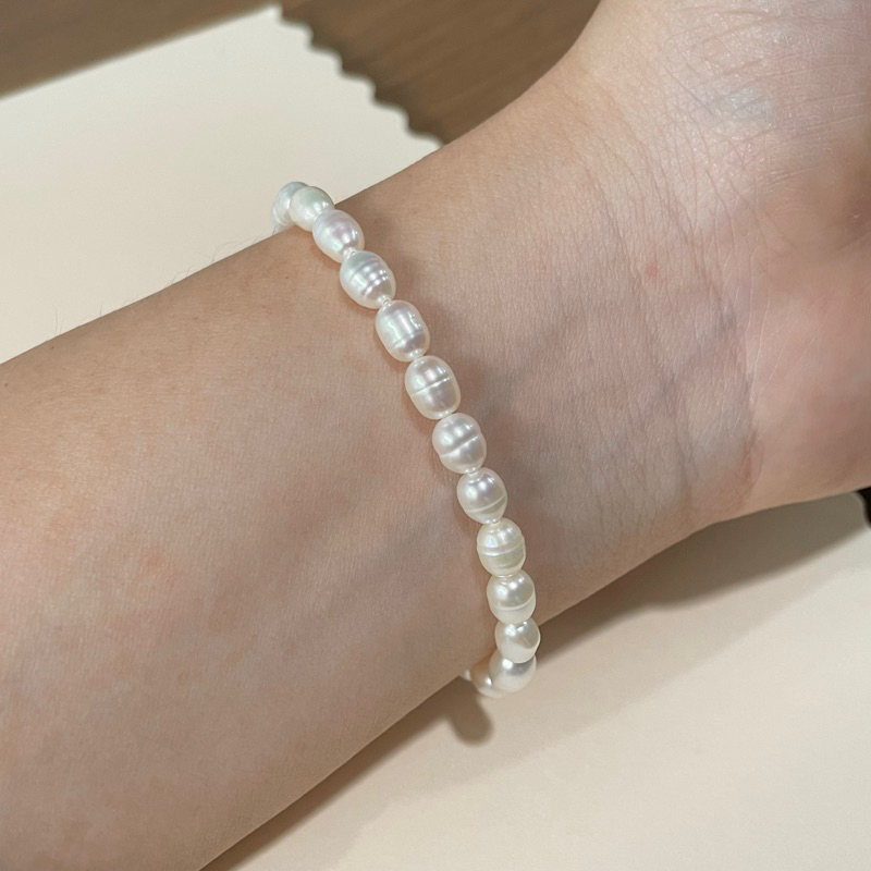 กำไลมุกแท้-สร้อยข้อมือมุกแท้-สีขาว-โอรส-เทา-เอ็นยืด-genuine-white-orange-gray-pearl-elastic-bracelet