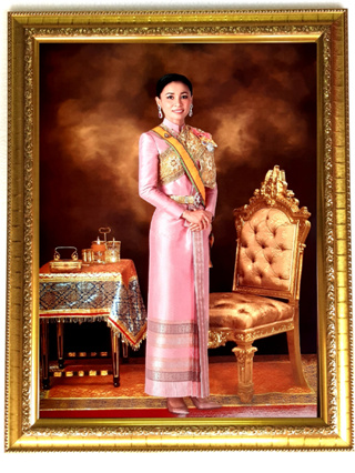 รูปราชินีรัชกาลที่10 เสริมฮวงจุ้ย เจริญรุ่งเรือง เสริมโชคลาภ อำนาจบารมี หน้าที่การงาน มั่ง มี ศรี สุข