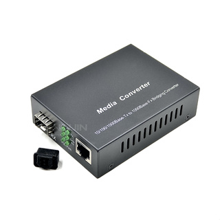 สินค้า Gigabit SFP 1.25G Media Converter (ประกัน 1 ปีเต็ม)