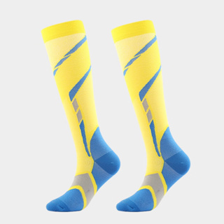 ถุงน่อง unisex สำหรับกีฬา ถุงเท้าสีเหลืองหลากสีระบายอากาศ การป้องกันการบีบอัดกีฬา น่องป้องกันผู้หญิง สีเหลือง Diamond