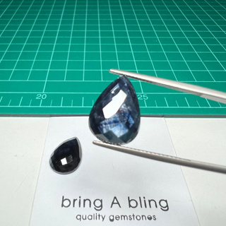 Natural  Sapphire น้ำหนัก 17.65 ct (17.5x12x5),(17x12x4.2)mm พลอยแซฟไฟร์ ศรีลังกา พลอยดิบ เจียระไนเล่นไฟสวยงามมาก