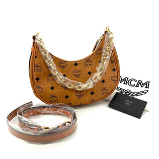 New MCM Aren Crescent Hobo bag มีสายสองแบบ สายโซ่สะพายขึ้นไหล่ สายหนังสะพายยาวได้ ปรับเป็นแบบสั้นได้ ใส่ iPhone Pro Max