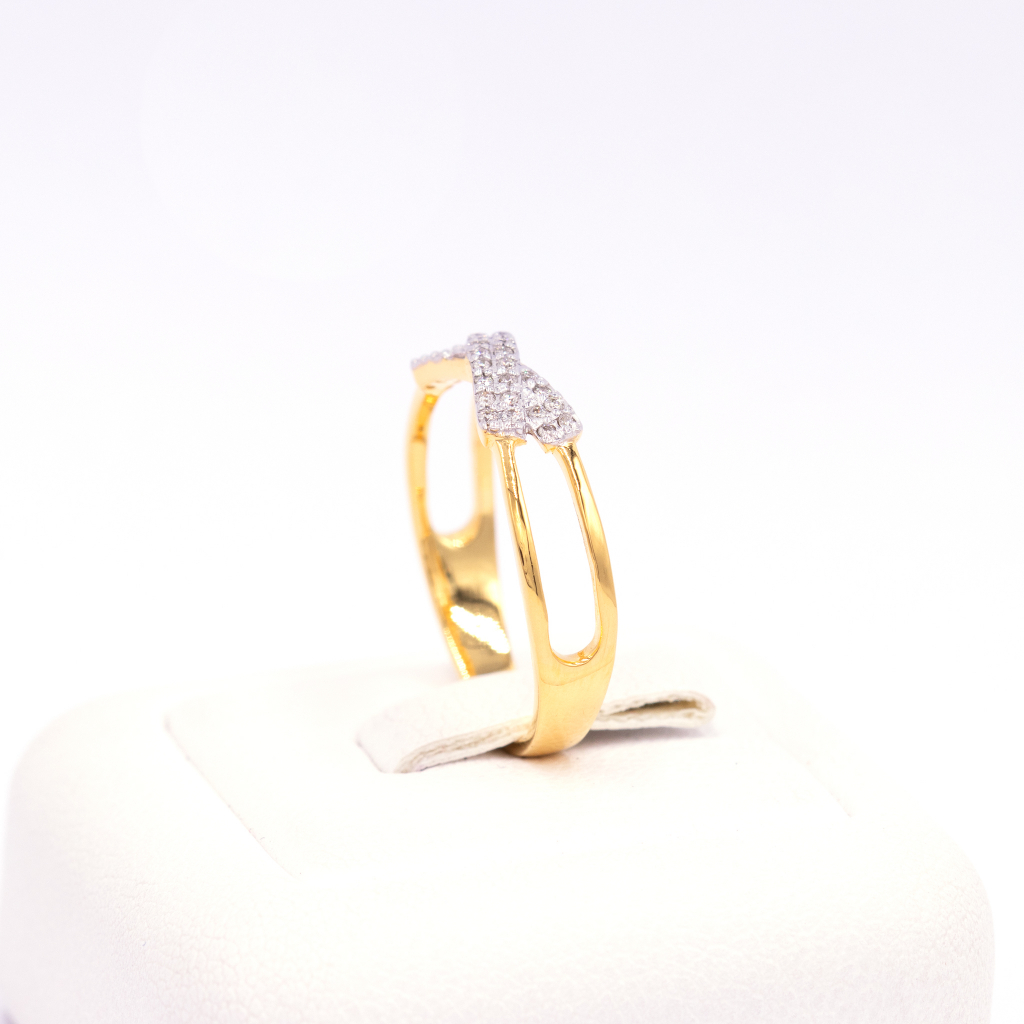 แหวนแถวคู่กากบาท-เก๋ๆ-สวยๆ-แหวนเพชร-แหวนทองเพชรแท้-ทองแท้-37-5-9k-me899