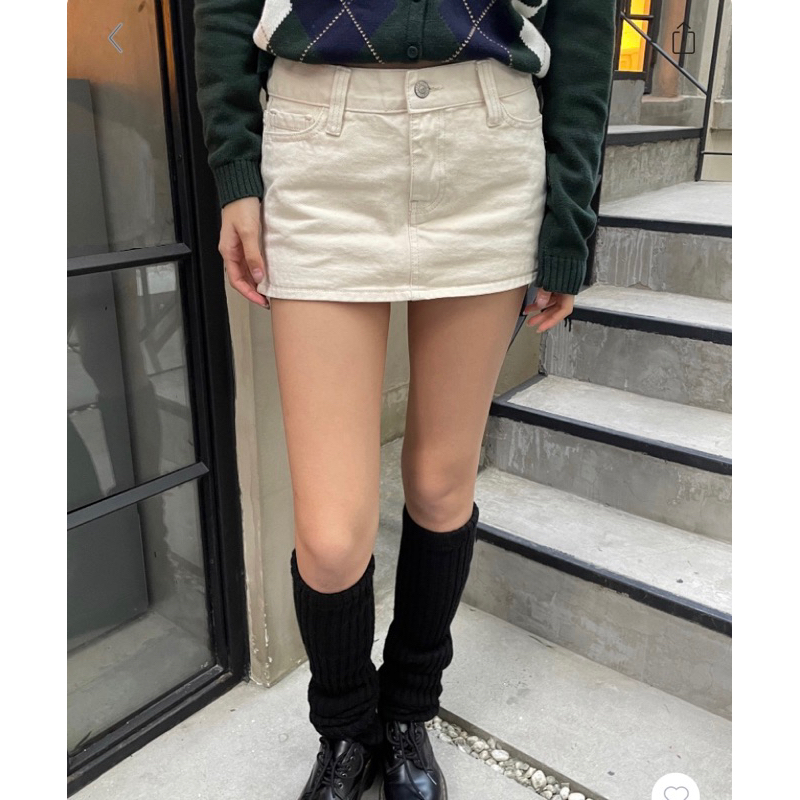 พรีออเดอร์ PREORDER Brandy Melville ของแท้ 100% Malia Mini Skirt (creme