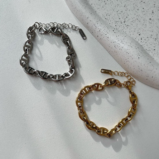 Adoreofficial.bkk | Oval gold bracelet