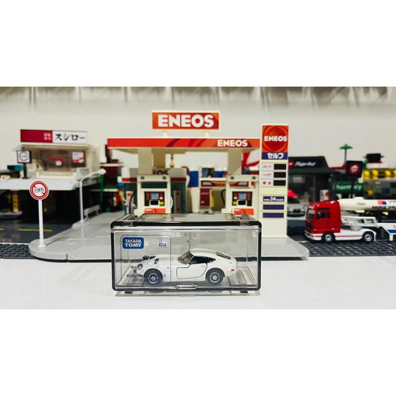 set-box-model-1-64-tomica-premuim-toyota-2000-gt-white-special-acrylic-collectin-box