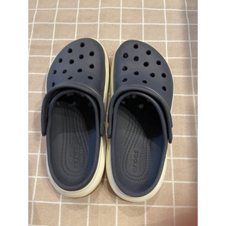 รองเท้าลำลองcrocs มือ2