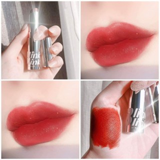 ลิป 4U2 Blink Blink Glitter Lipstick เบอร์ 11 Sparkle Cherry โทนแดงเชอร์รี่ ถ่ายรูปออกแดดแล้วปากมีวิ้งๆ เล็กๆ น่ารัก